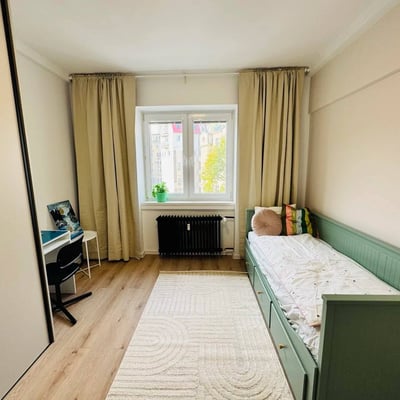 Vermietung einer geräumigen 3-Zimmer-Wohnung, 56 m², Stadtteil Staré Mesto, Bratislava, Slowakei